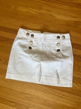 Cotton White Mini Skirt with Silver Buttons (Size Small)